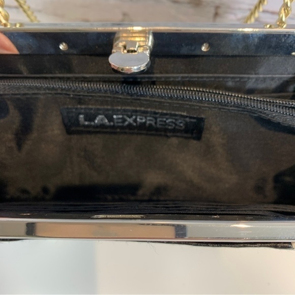 La Express Animal Print B&W Wallet Wristlet - Picture 3 of 7